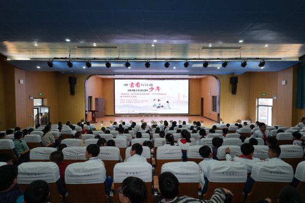“悦读快车”十载书香润杭城，流动图书馆惠及10万城乡孩子